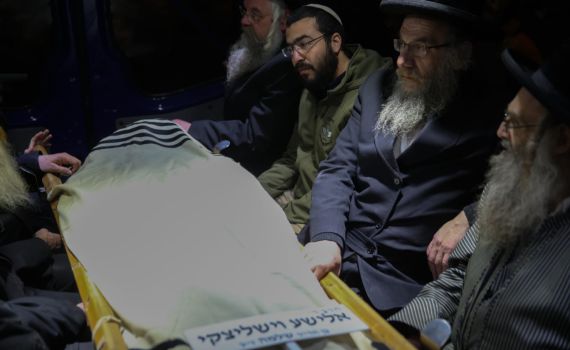 הרב של כולנו: הרב אלישע וישליצקי ז"ל מובא למנוחות