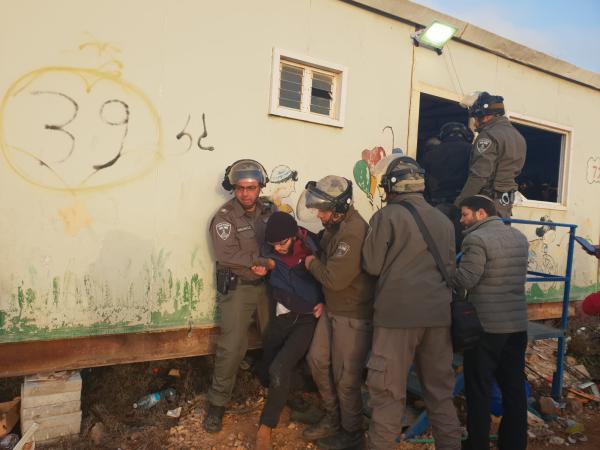 פינוי עמונה- 3 מאושפזים: פגיעת ראש ושברי גפיים