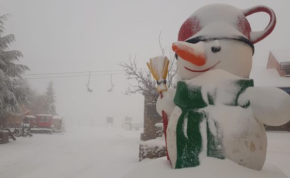 מרהיב: שלג מכסה את החרמון • צפו בתיעוד