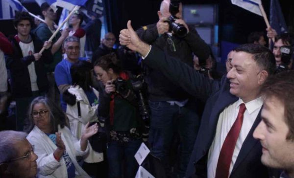 קריאות בוז במפלגת העבודה • כבל תוקף: "גבאי שקרן"