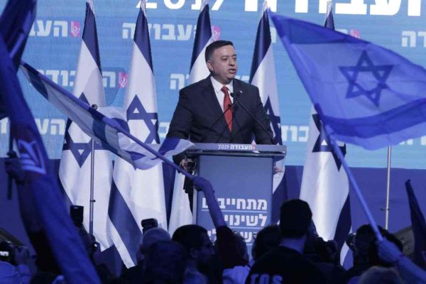 גבאי מודה: "מודע למצבה הקשה של המפלגה"