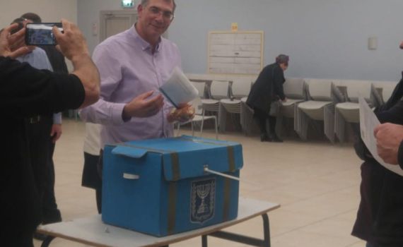 כך יושג הרוב הדרוש לשינוי השיטה בבית היהודי