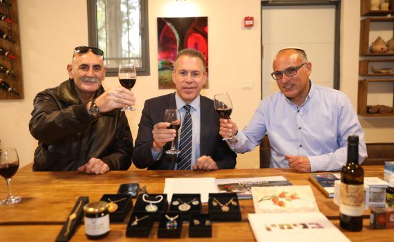 ממשיכים את המאבק בחרם על חקלאי יו"ש