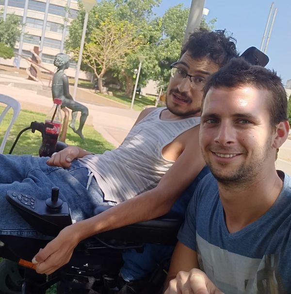 חוסן לחבר: מספרים על אבינעם שנלחם על חייו