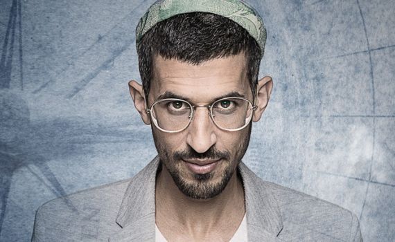 בכיוון הנכון: כוכב "דה וויס" הסרוג בסינגל חדש