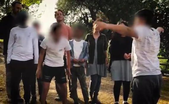 צפו: אורי אנסבכר הי"ד שרה "להיות עם חופשי בארצנו"