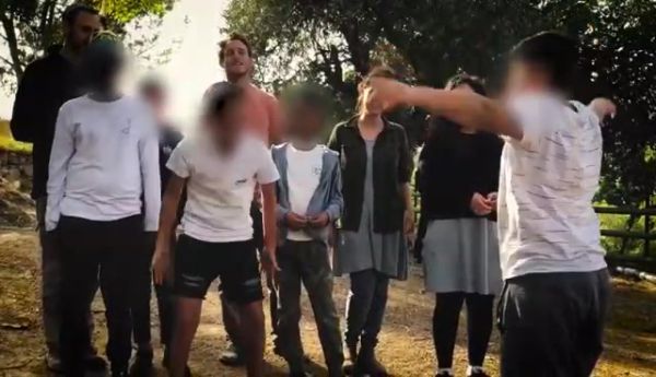 צפו: אורי אנסבכר הי"ד שרה "להיות עם חופשי בארצנו"