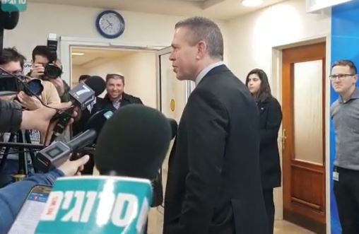 ארדן: "לא מתערב לרה"מ איך הוא מחלק את התיקים"