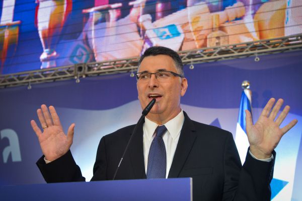 גדעון סער: "לא נלחמים בפייק ניוז באמצעות יצירתו"