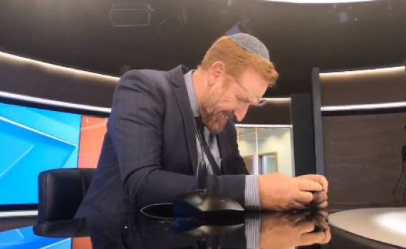 צפו: יהודה גליק צוחק על חשבונו