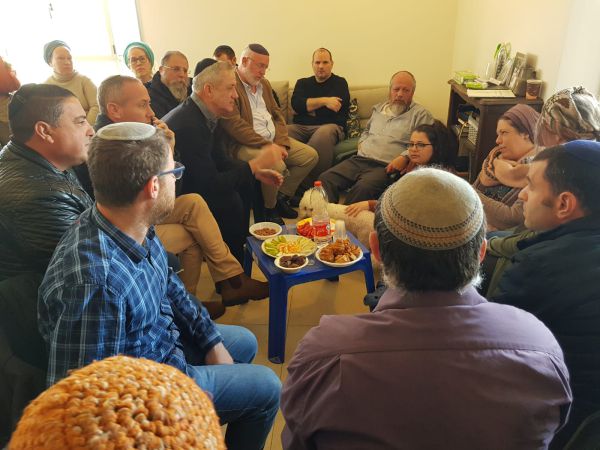 גנץ וגבאי ניחמו את משפחתה של אורי הי"ד