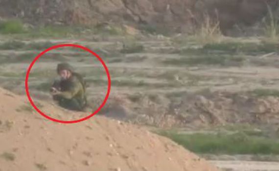 צפו בתיעוד: המחבל פוגע בקסדה, הלוחם ניצל בנס