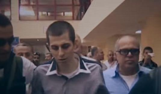 הדרמה במטוס • צפו:מאחורי הקלעים של עסקת שליט