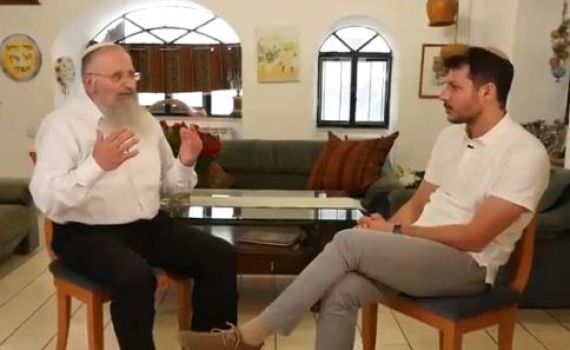 בין ספרדים לאשכנזים: עודד הרוש בשיחה עם הרב אליהו