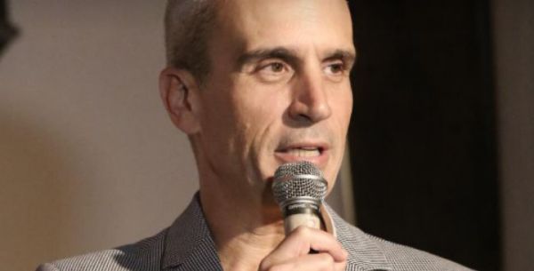 מפתיע: המצווה המרגשת שעשה אברי גלעד