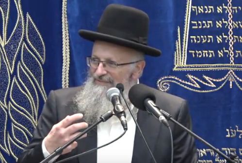 הרב אליהו: "כשעם ישראל בחבורה זו מעלה גדולה"