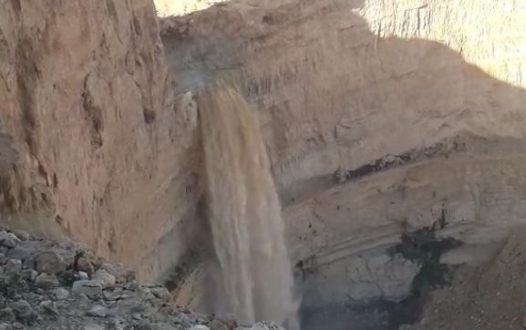 עוצמתי • כך מתחיל שטפון. צפו בתיעוד