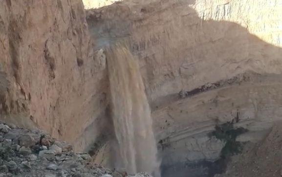 עוצמתי • כך מתחיל שטפון. צפו בתיעוד