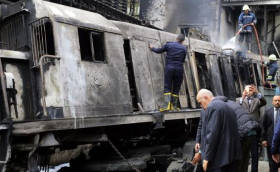 קשה לצפייה: תיעוד מאסון תאונת הרכבת בקהיר