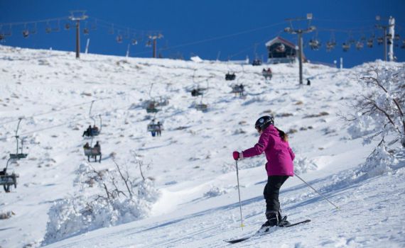 הגיע זמן הסקי: עונת חורף עשירה במשקעים בחרמון