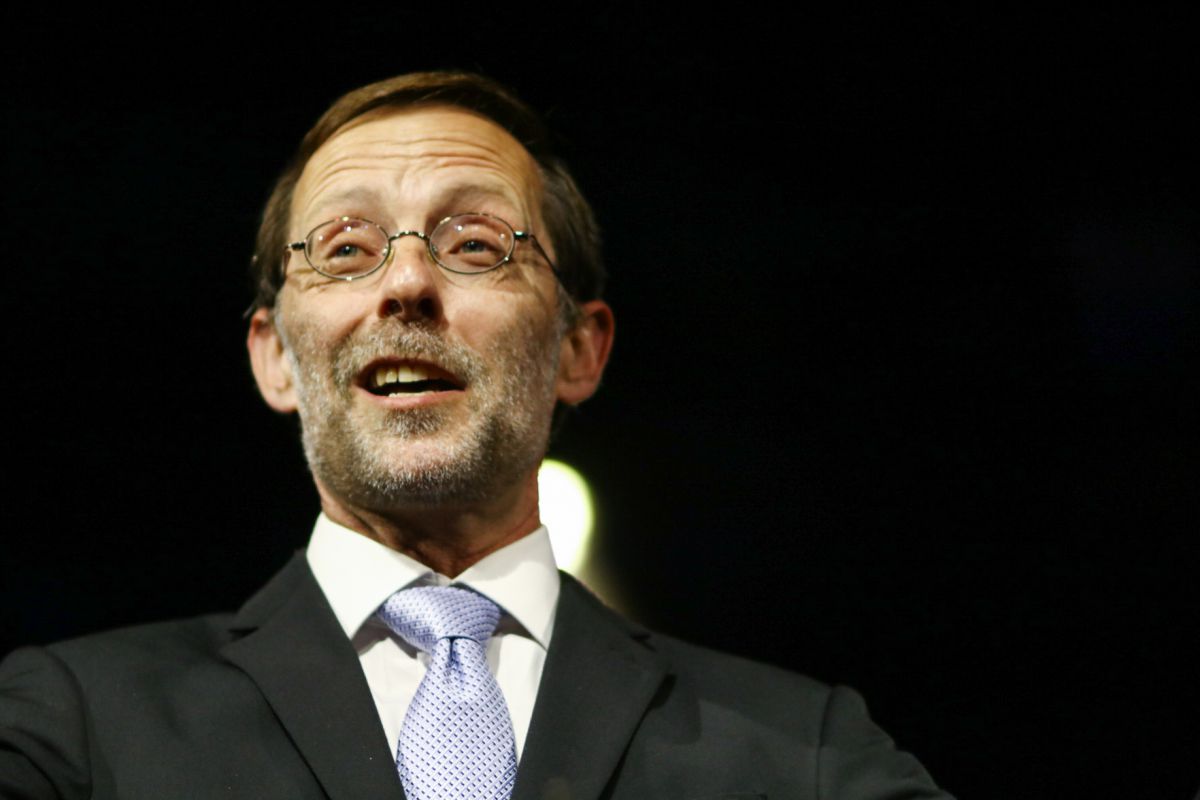 פייק ניוז של פייגלין; בנט חתום על חוק ירושלים