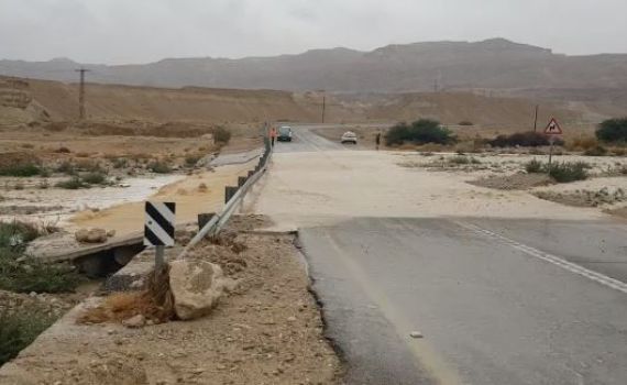 שיטפונות במדבר יהודה: ציר המלונות בעין גדי נחסם