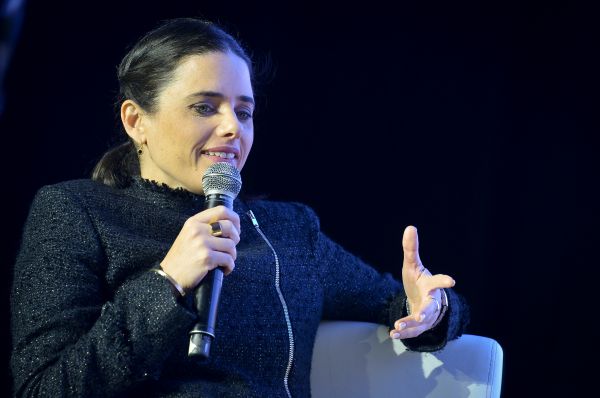 שקד על בקשת נתניהו: "ספין, לא מעורבת בחקירות"