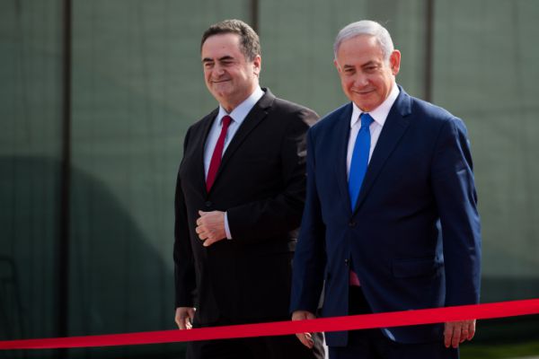 נפרד מהתיק • אחרי 4 שנים: נתניהו מינה שר חוץ