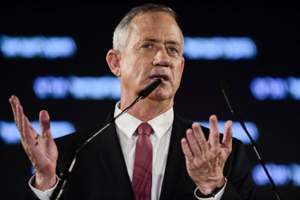 "גנץ ולפיד יקימו ממשלה בגיבוי המפלגות הערביות"