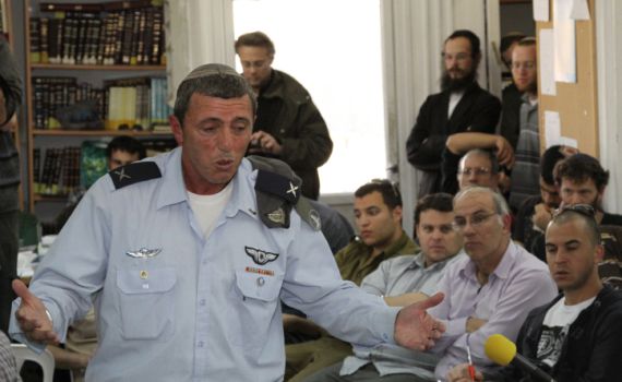 הרב רפי פרץ עוד יגלה שהכנסת אינה בית כנסת