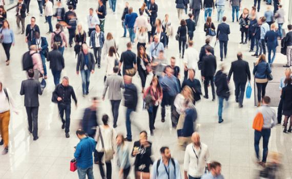 אל תסייע לאנושות לפני שדאגת לילדיך