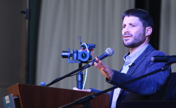 סמוטריץ' לרב פרץ: "לציבור נמאס, די עם הסיסמאות"