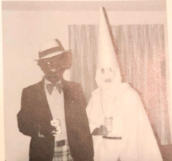 סערה בארה"ב: התצלום הגזעני של מושל וירג'יניה