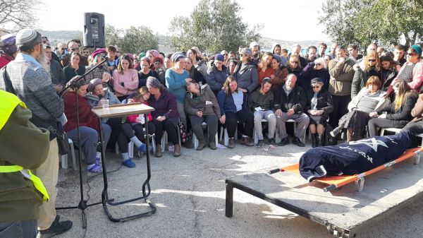 מאות מלווים את אורי אנסבכר הי"ד בדרכה האחרונה