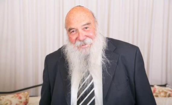 הרב אביאור הובא למנוחות: "נעקרה אבן מגופנו"
