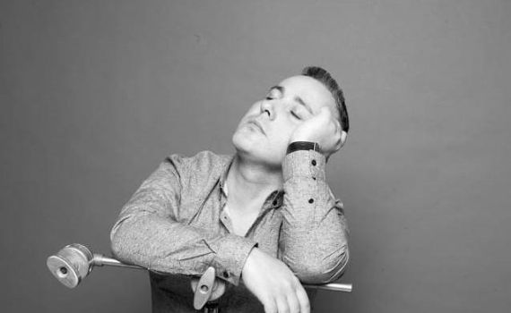 צפו: יניב בן משיח בשיתוף פעולה עם הזמר היווני