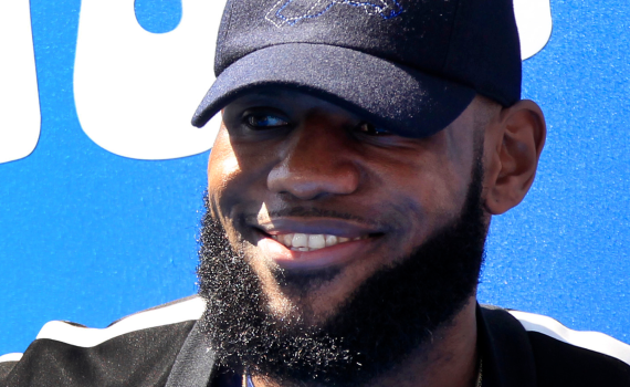 העקיצה החדשה של לברון ג'יימס לחבריו בלייקרס