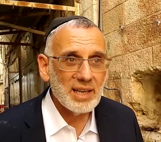 היתר שימוש בקונדום: הרב בוצ'קו מגיב בסרוגים לסערה