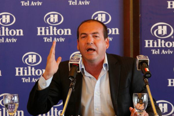 אייל ברקוביץ' הפתיע את גיא פלג בשידור. האזינו