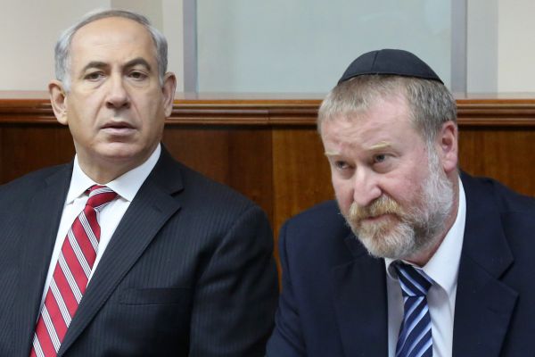 מנדלבליט מונע את עיכוב ההחלטה בתיקי השוחד