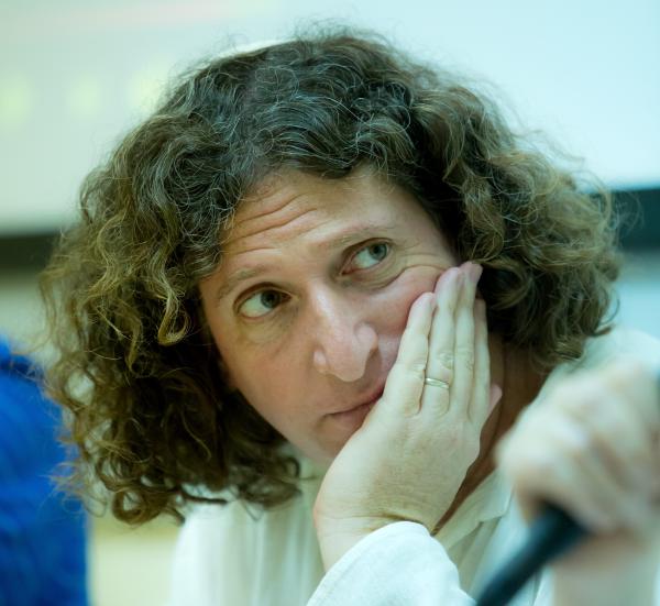 המשורר הסרוג: "הבוקר אני מתבייש להיות ישראלי"