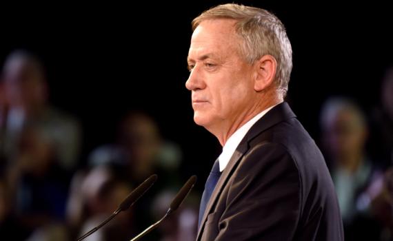 סקר: גנץ או לפיד- מי צריך להנהיג את גוש השמאל?