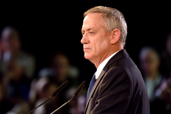 סקר: גנץ או לפיד- מי צריך להנהיג את גוש השמאל?