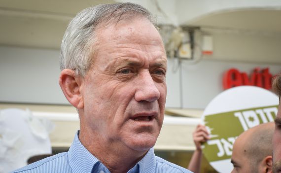 גנץ: "ההתרברבות בפעילות סודית- מסכנת חיילי צה"ל"