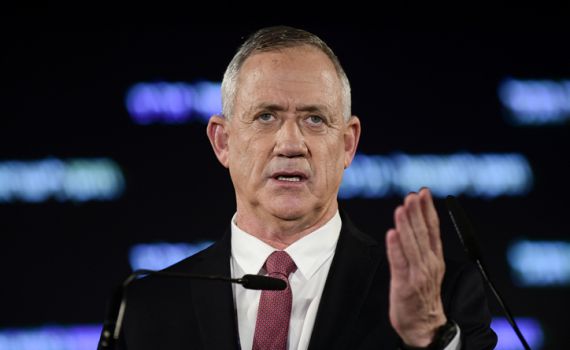 הקשר בין לשכת רגב לתלונה נגד גנץ: "לחקור מידית"