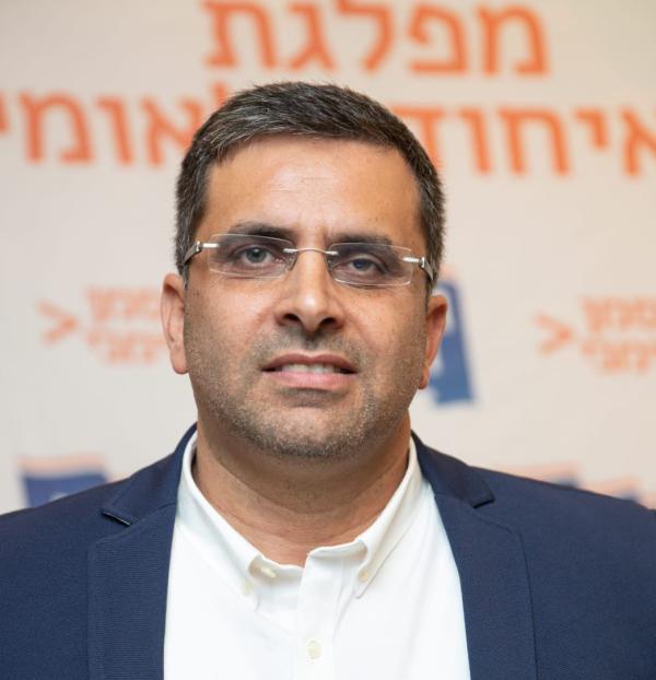 'התלמיד שהייתי' | אופיר סופר חוזר לבית הספר