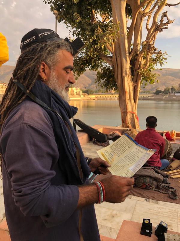 אל תתנו לראסטות להטעות: מוש בן ארי מתחזק בהודו