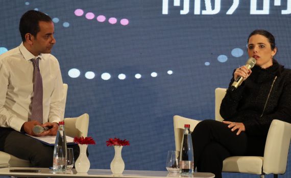 שקד על גנץ:  "תפקיד רה"מ זה לא שעשוע"