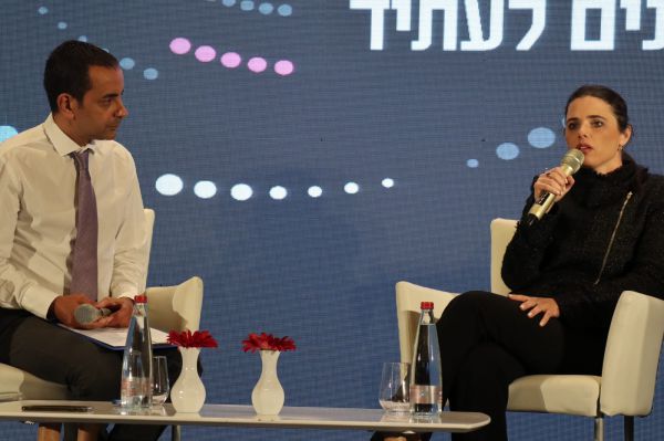 שקד על גנץ:  "תפקיד רה"מ זה לא שעשוע"