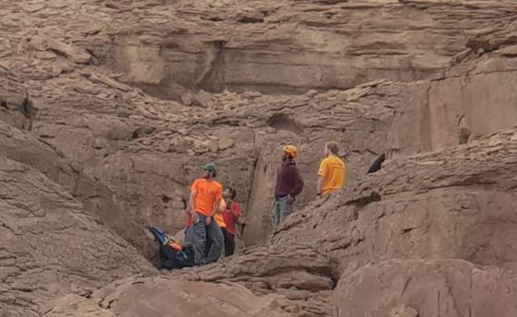צפו: חילוץ תלמיד שנפגע קשה מנפילה ממצוק